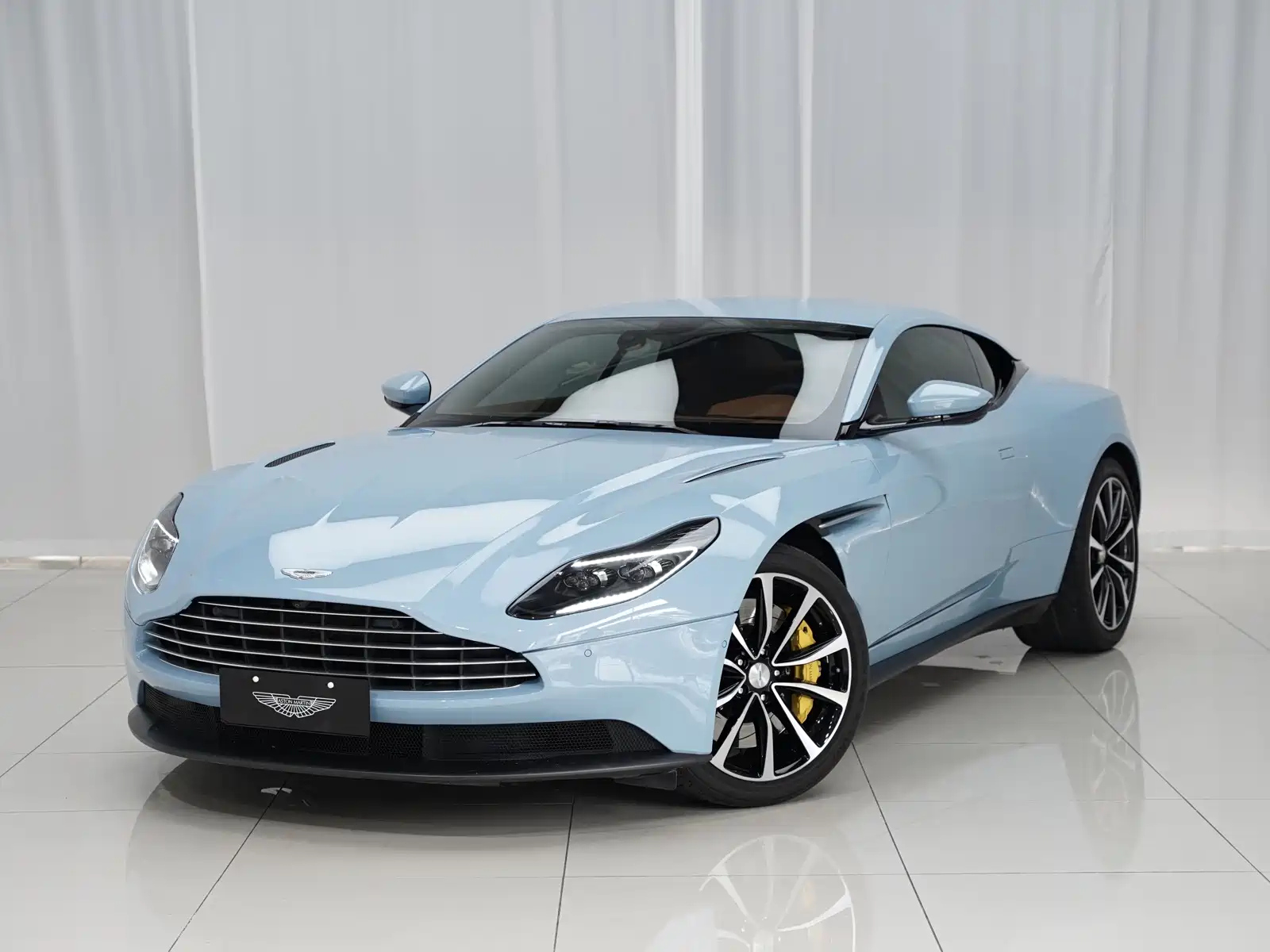 ASTON MARTIN DB11 2019