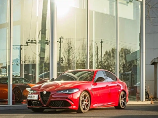 Заказать ALFAROMEO GIULIA