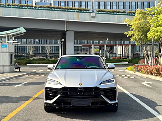 Заказать LAMBORGHINI URUS SE