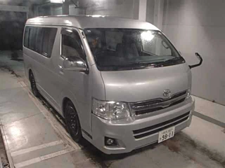 TOYOTA HIACE