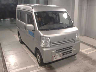 NISSAN CLIPPER VAN