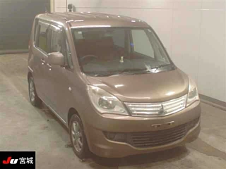 MITSUBISHI DELICA D2