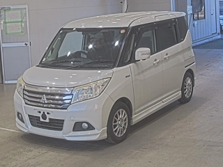 MITSUBISHI DELICA D2