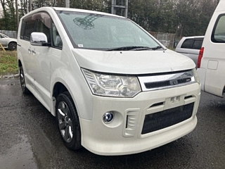 MITSUBISHI DELICA D5