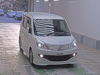 MITSUBISHI DELICA D2