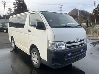 TOYOTA HIACE VAN