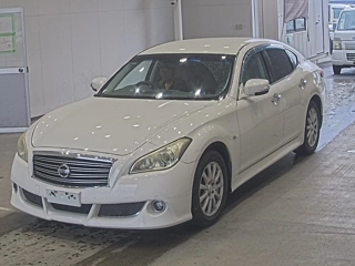 NISSAN FUGA