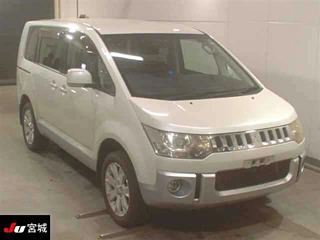 MITSUBISHI DELICA D5