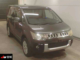 MITSUBISHI DELICA D5