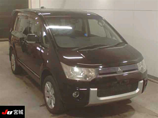 MITSUBISHI DELICA D5