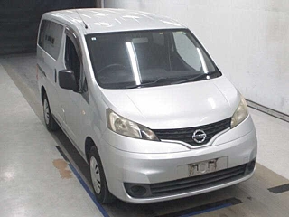 NISSAN NV200