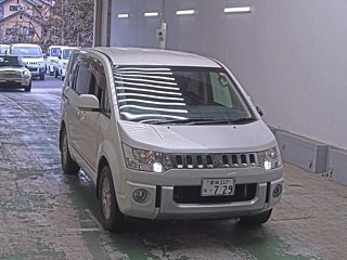 MITSUBISHI DELICA D5