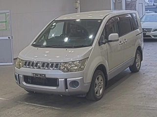 MITSUBISHI DELICA D5