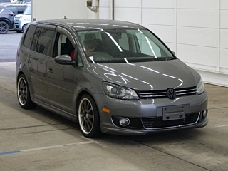 VOLKSWAGEN GOLF TOURAN