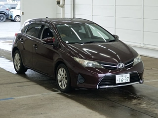 TOYOTA AURIS