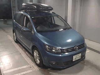 VOLKSWAGEN GOLF TOURAN