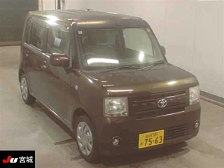 TOYOTA PIXIS SPACE