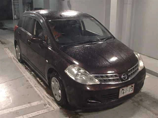 NISSAN TIIDA