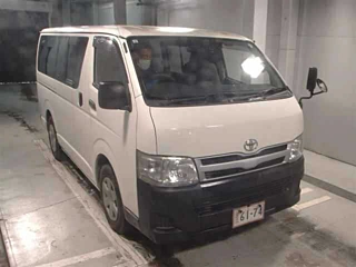 TOYOTA HIACE VAN