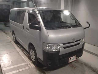 TOYOTA HIACE VAN