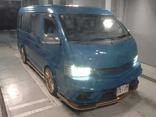 TOYOTA HIACE