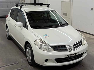 NISSAN TIIDA
