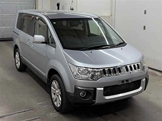 MITSUBISHI DELICA D5