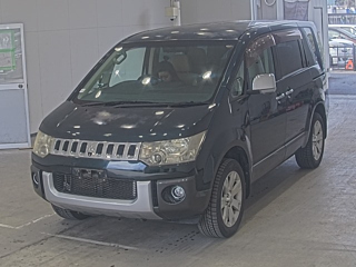 MITSUBISHI DELICA D5