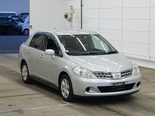 NISSAN TIIDA LATIO