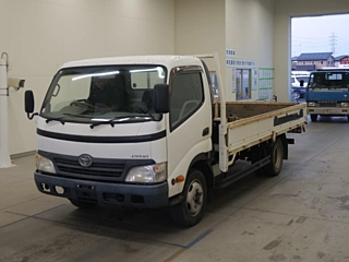 TOYOTA DYNA
