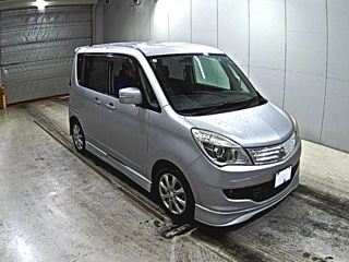 MITSUBISHI DELICA D2