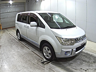MITSUBISHI DELICA D5