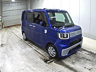 DAIHATSU WAKE