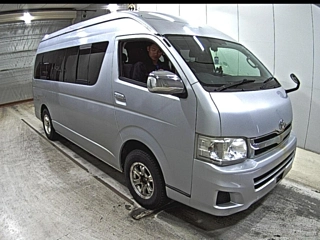 TOYOTA HIACE