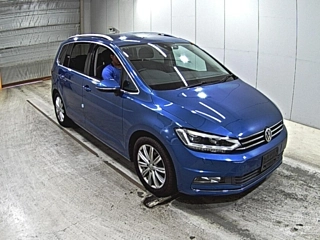 VOLKSWAGEN GOLF TOURAN