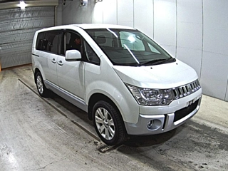 MITSUBISHI DELICA D5