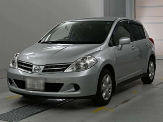 NISSAN TIIDA