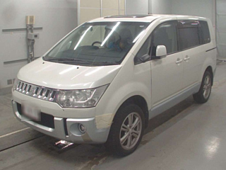 MITSUBISHI DELICA D5