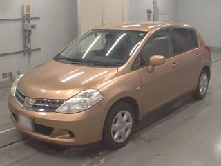 NISSAN TIIDA
