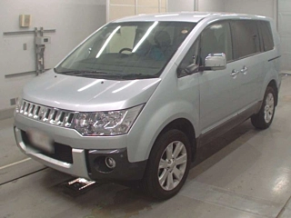 MITSUBISHI DELICA D5
