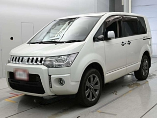 MITSUBISHI DELICA D5