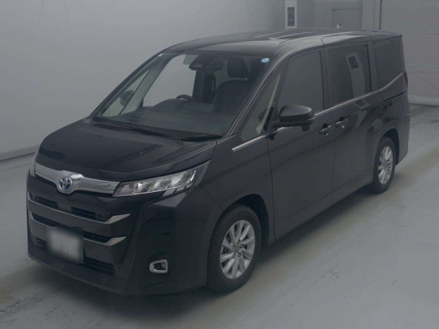 TOYOTA NOAH 2023