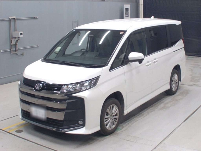 TOYOTA NOAH 2023