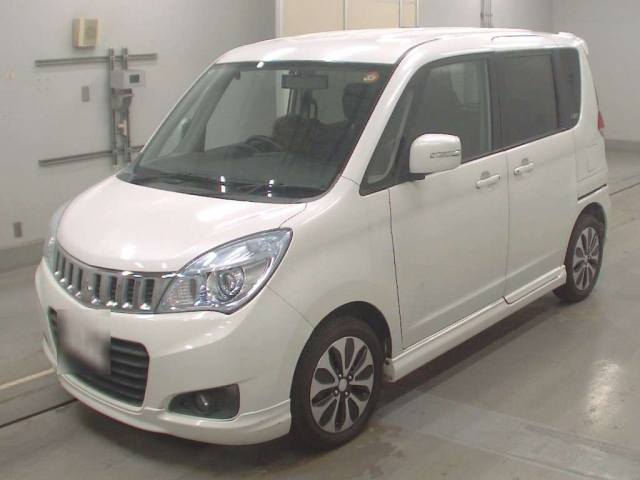MITSUBISHI DELICA D2