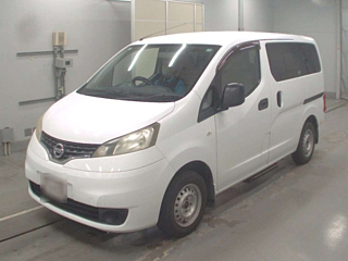 NISSAN NV200