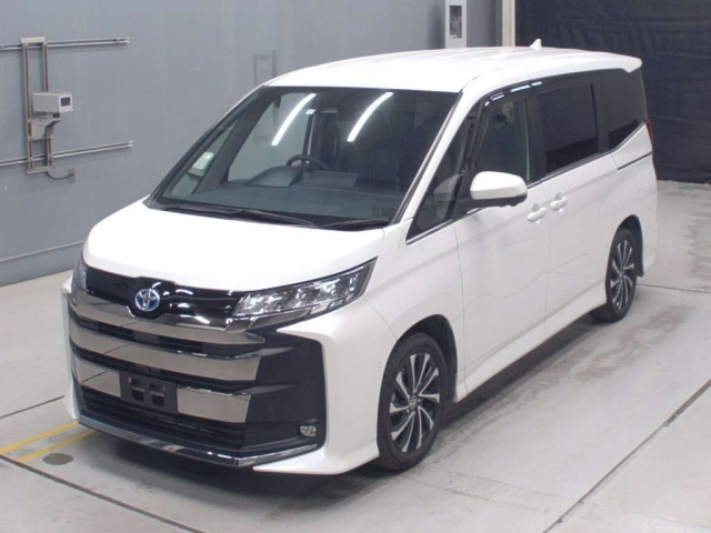 TOYOTA NOAH 2023