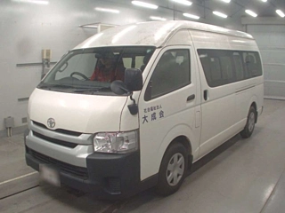 TOYOTA HIACE