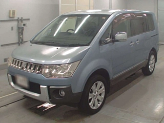 MITSUBISHI DELICA D5