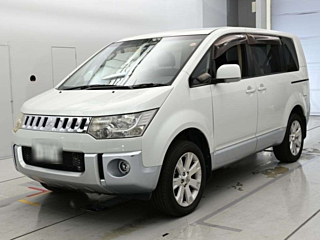 MITSUBISHI DELICA D5