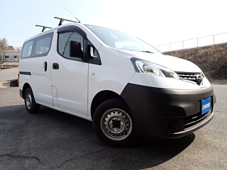 NISSAN NV200